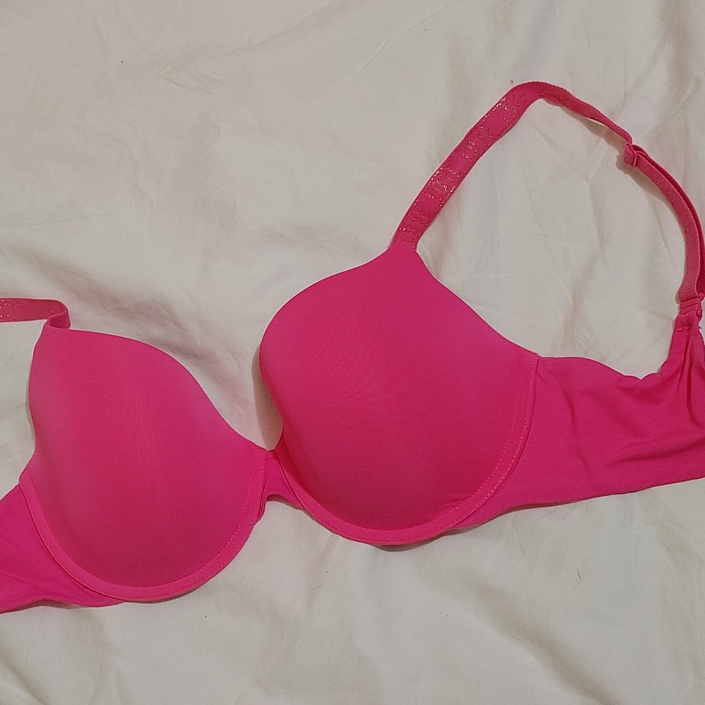 Victoria's Secret Pink Underwire Bra with Smooth Molded Cups